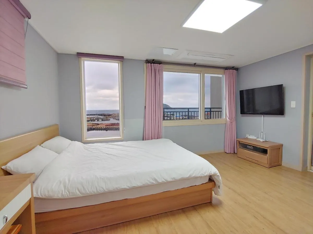 Eutteum-Won Pension Jeju Country house